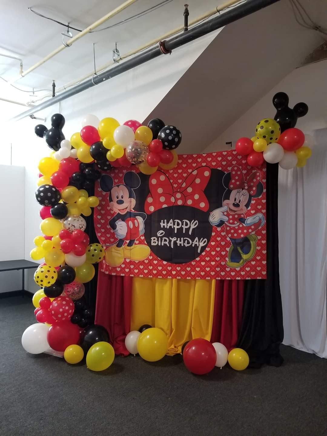 Balloon arches and garlands